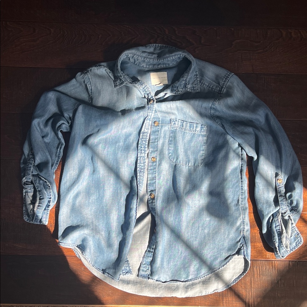 American Eagle Outfitters Light Blue Button Down Shirt